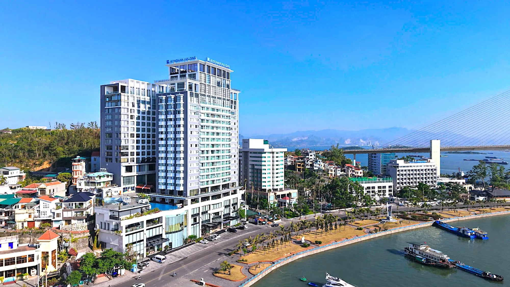 halong bay day cruise 31/12/2025